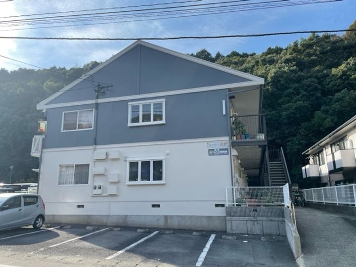 フレグランス草野の外観