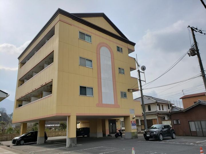 アルカディア西条の外観