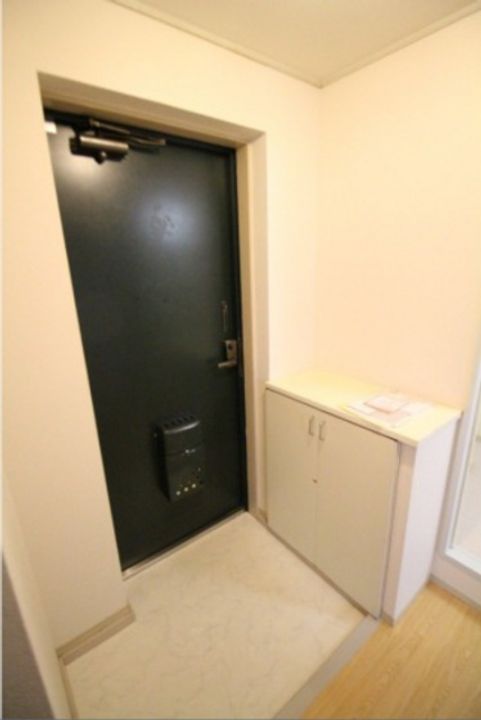 トリヴァンベール田方の玄関