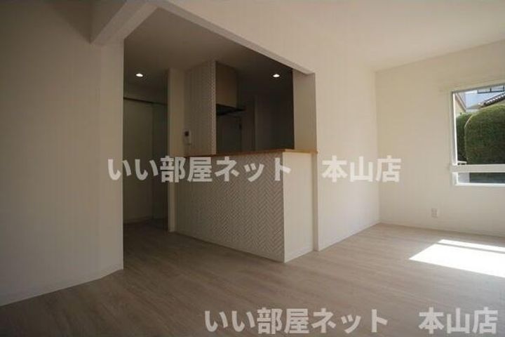 愛知県名古屋市千種区霞ケ丘2(マンション)の賃貸物件の居間