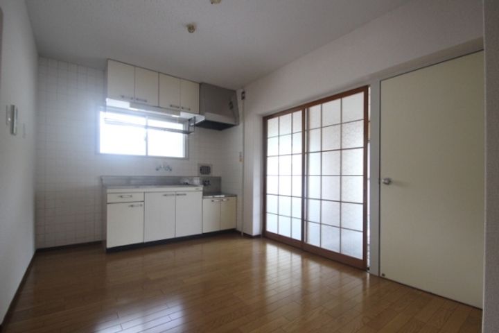 林ビルの居間