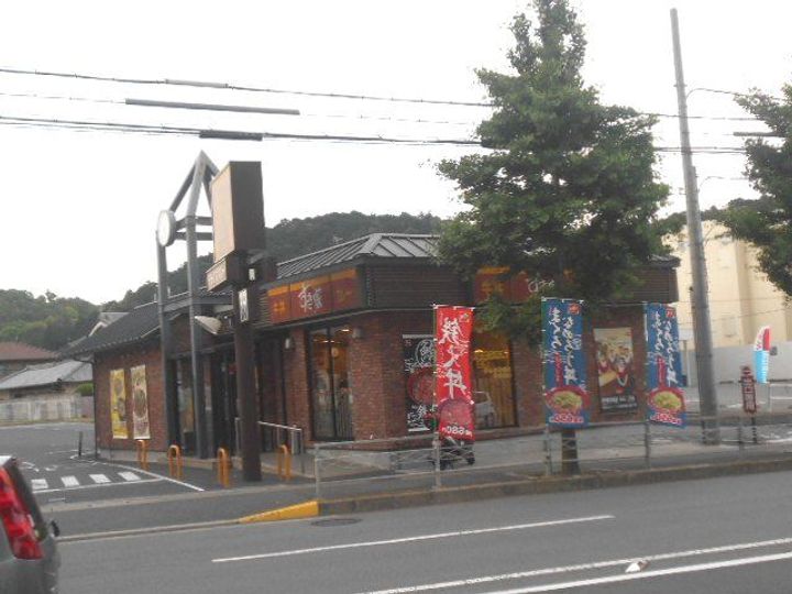 シャトレ花園の周辺