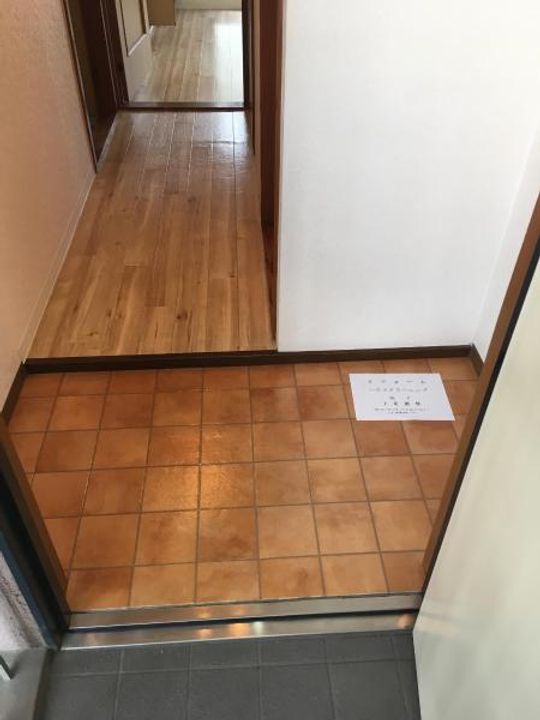 シャトー中三の玄関