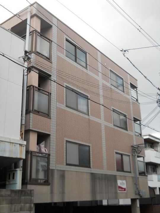 シャトー中三の外観