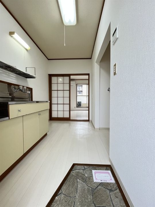 静岡県浜松市中央区小池町(アパート)の賃貸物件の玄関