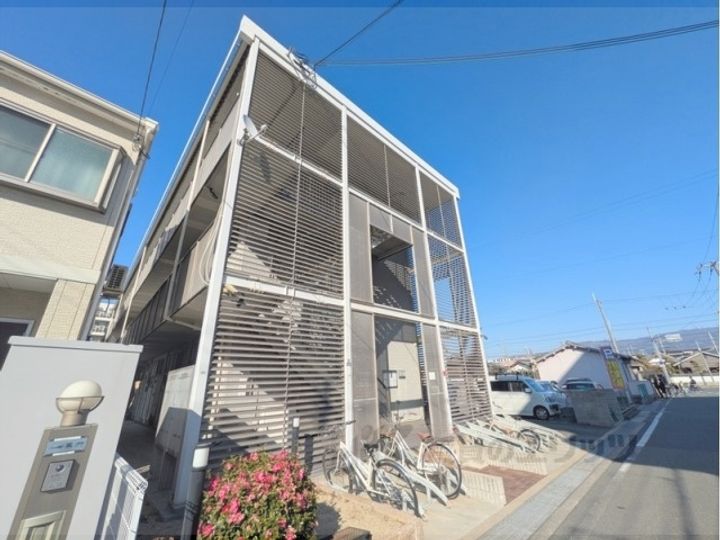 レオパレスルナ1の外観