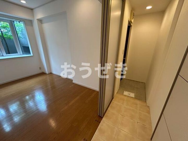 パティオ野毛山公園10号館の居間