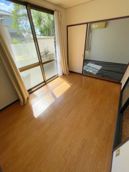 アーバン本庄の玄関