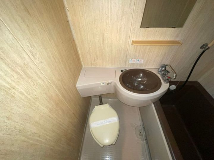 アスプロパラティ8の内装