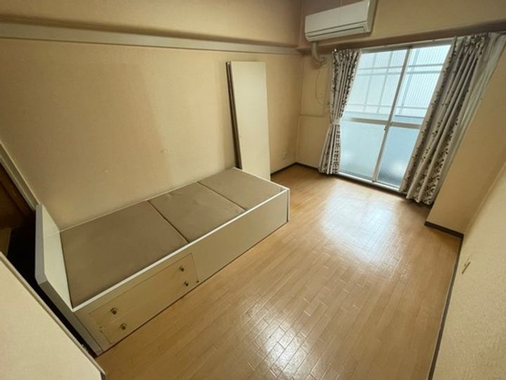 アスプロパラティ8の居間