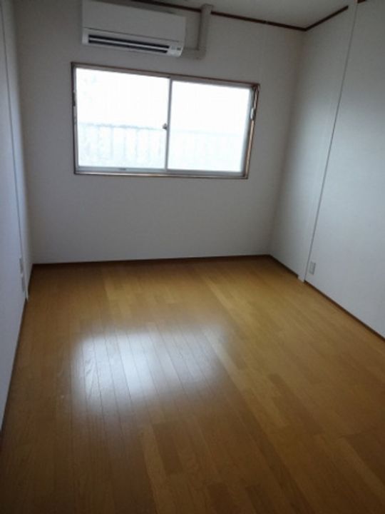 Tsushima higashi Apartmentの居間