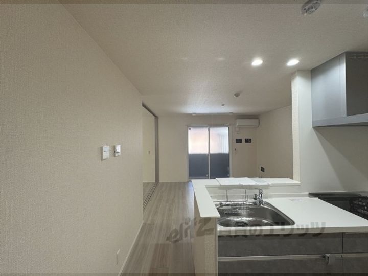 ヴァンソレイユ二条の居間