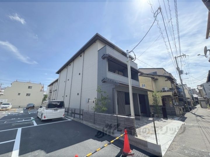 ヴァンソレイユ二条の外観