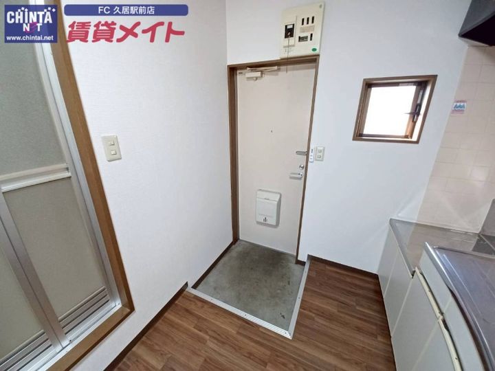 北口ハイツの玄関