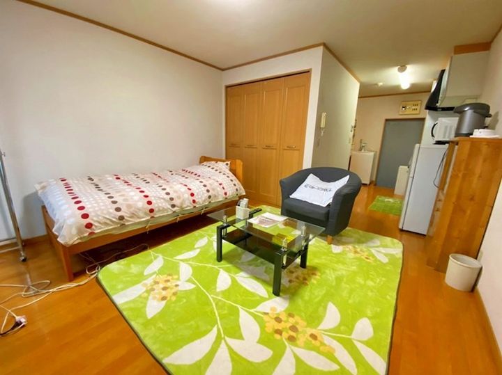 トレゾア作草部(マンスリーマンション)の居間