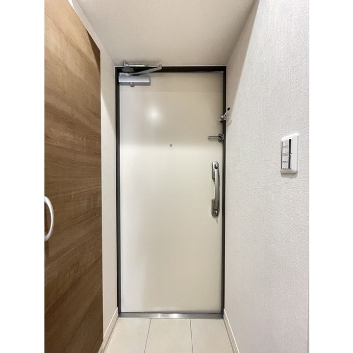 東京都板橋区南常盤台1(マンション)の賃貸物件の玄関