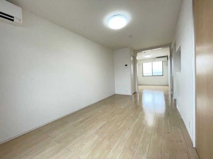 スカイハイムBの居間