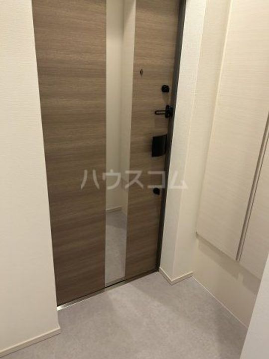 ライオンズフォーシア中野の玄関