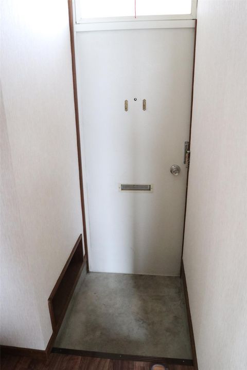 コーポアバンセの玄関