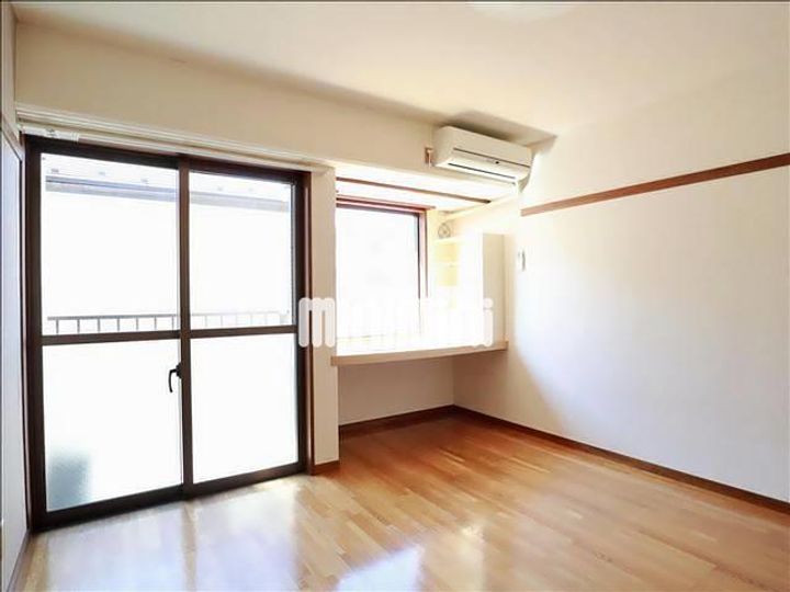 アルパイン市ヶ尾の居間