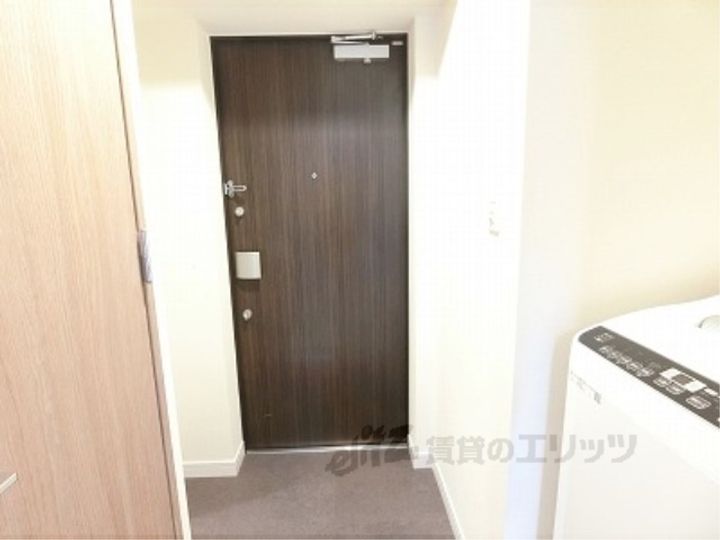 プレサンス京都二条京華の玄関