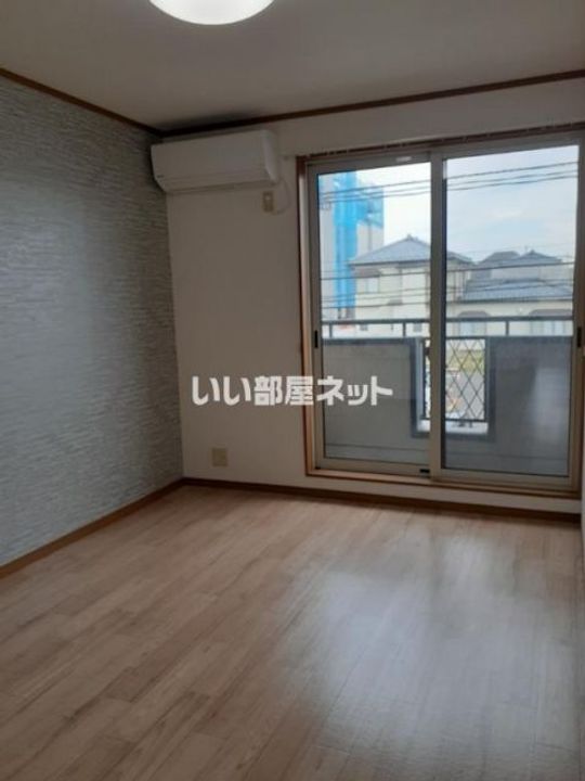 ウイングバレンの居間