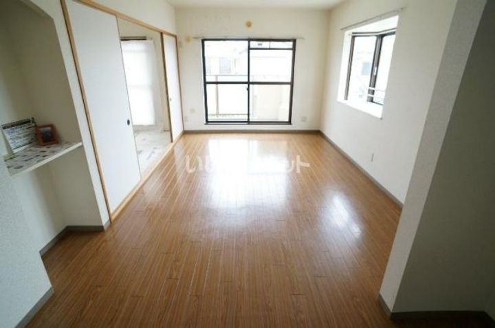 グラン・シャリオの居間