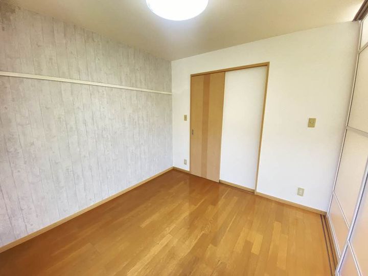 ロイヤル フェルティ F棟の居間