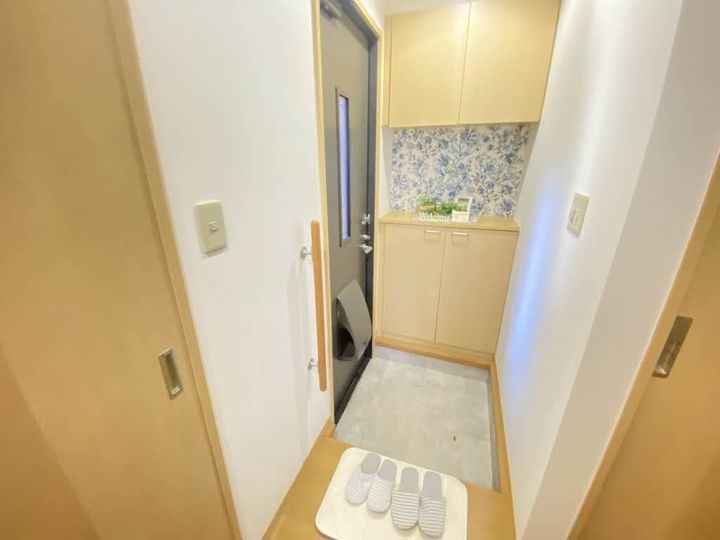 ロイヤル フェルティ F棟の玄関