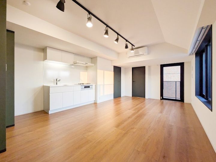 東京都新宿区左門町(マンション)の賃貸物件の居間