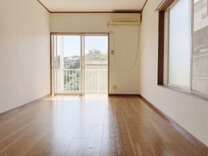 桜ヶ丘アイランドの居間