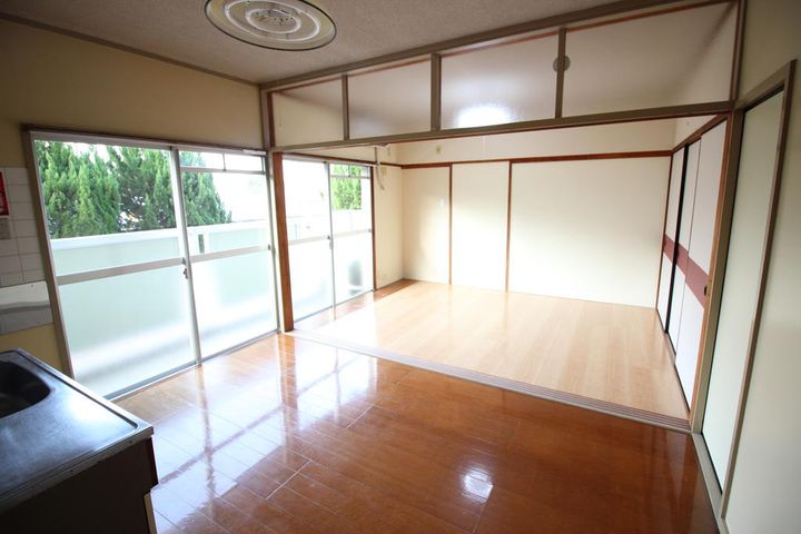 ユートピア菊池IIの居間