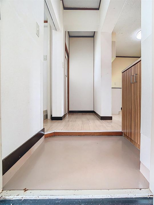 リバーサイドマンションIIの玄関