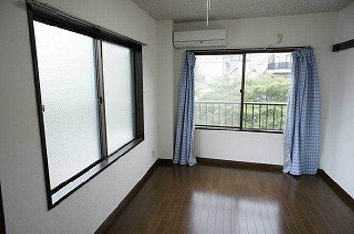 小田切荘の居間