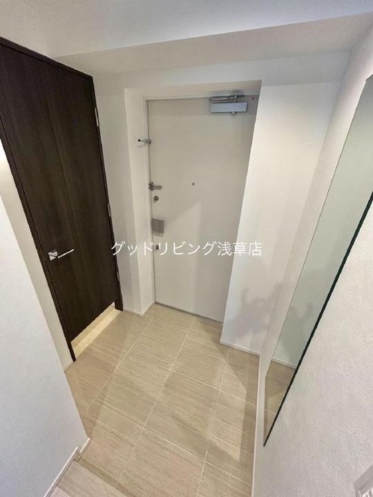 BPRレジデンス東日暮里の玄関