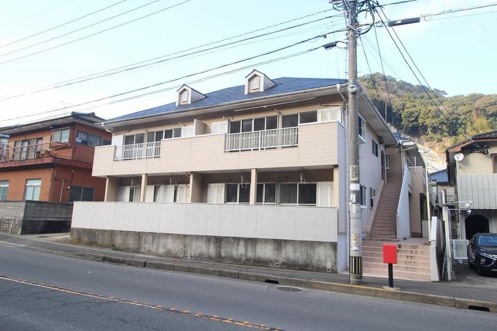 エステート虹ヶ丘 Bの外観