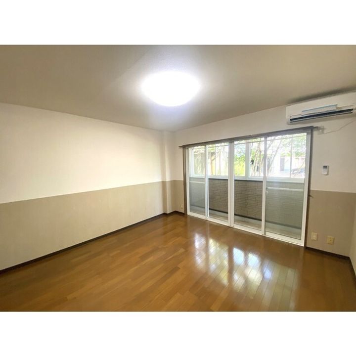 グランコート富山の居間