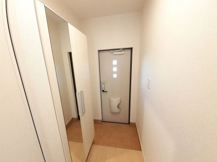 茨城県稲敷郡阿見町岡崎2(アパート)の賃貸物件の玄関