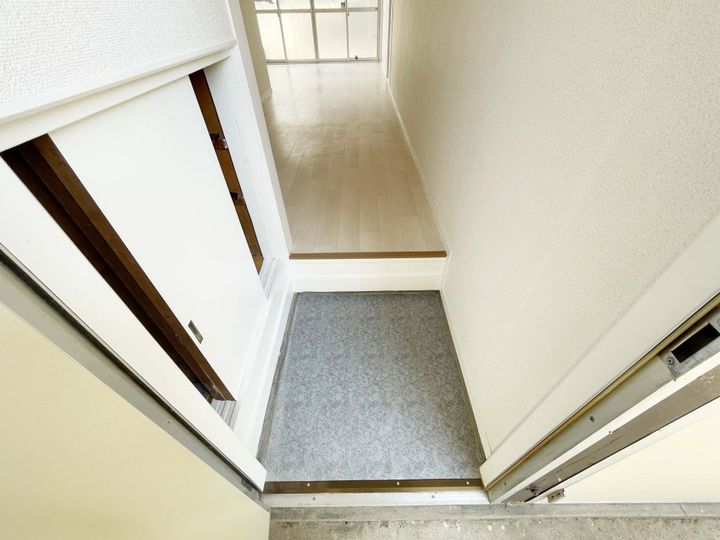 野毛パークハウスの玄関