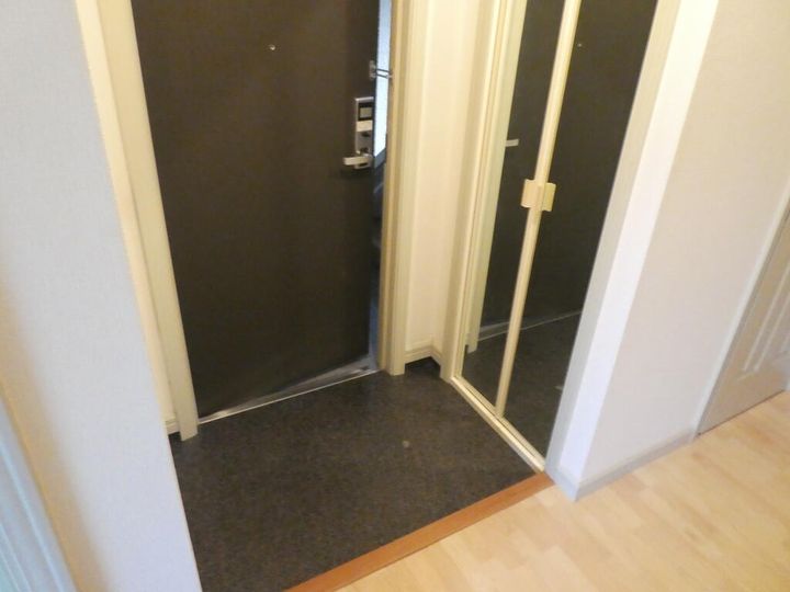 マルベリーズ壱番館の玄関