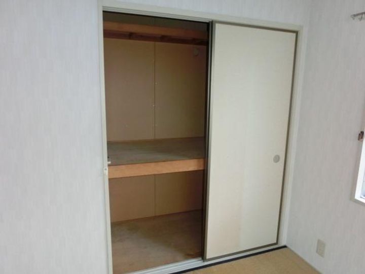 ブライトハイツ月見ヶ丘の玄関