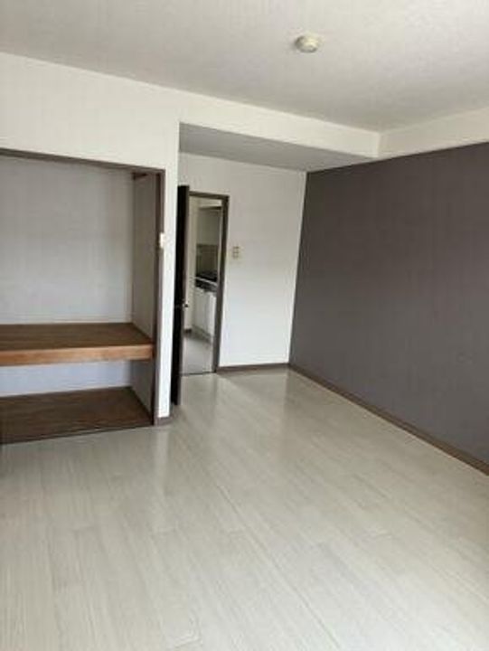 フレグランス萩原の居間