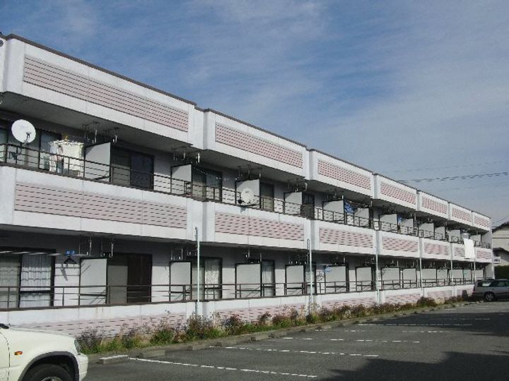 フレグランス萩原の外観