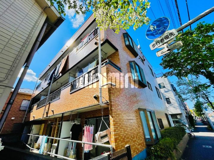 メゾンアムール三鷹の外観