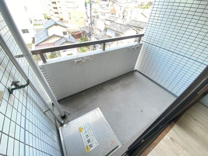 西霞MRビルの内装