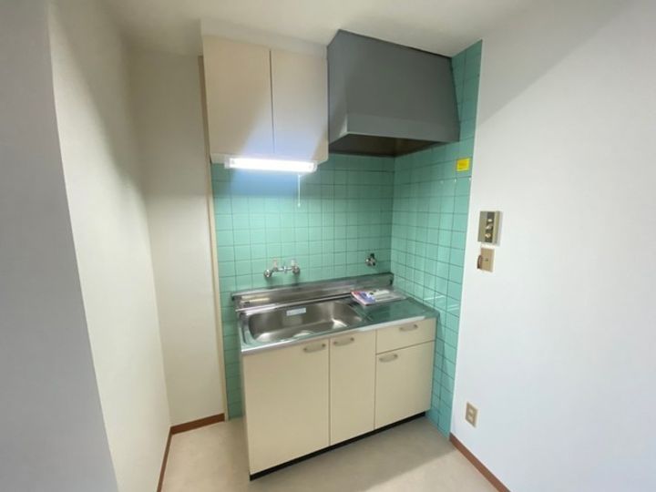 西霞MRビルのキッチン