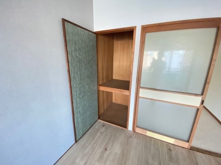 西霞MRビルの内装