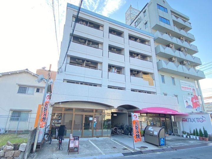 西霞MRビルの外観