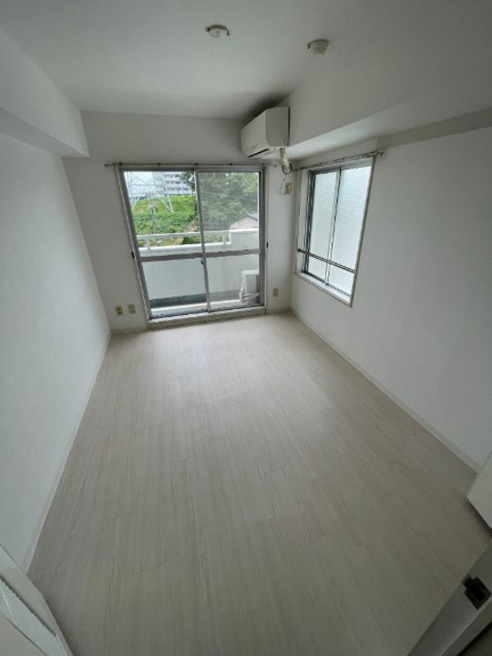 リエス上島 A館の居間