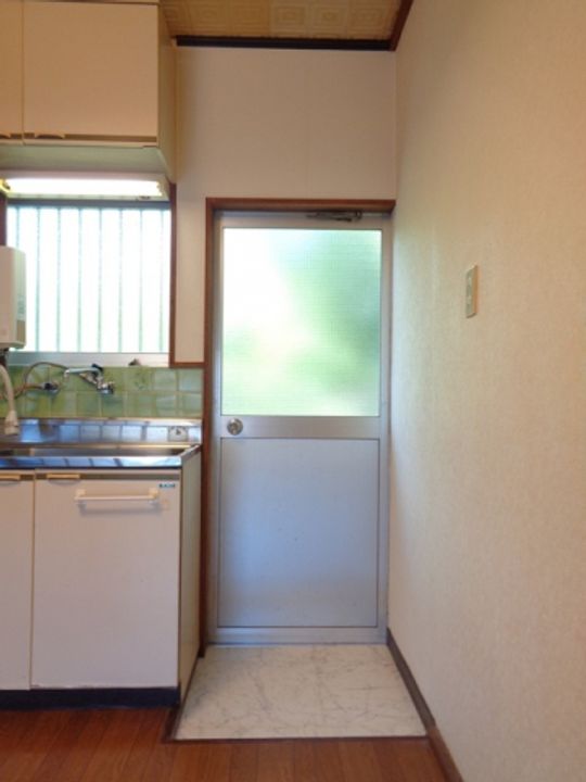 奥村ハイツIの玄関